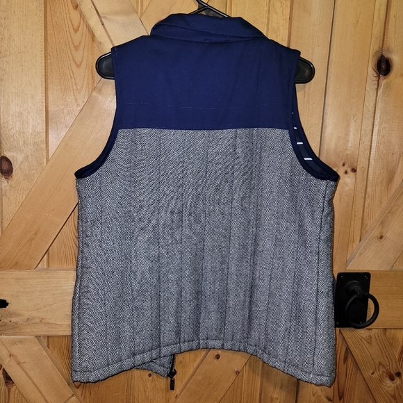 WVU Quilted Vest womens medium zippered - Picture 9 of 11
